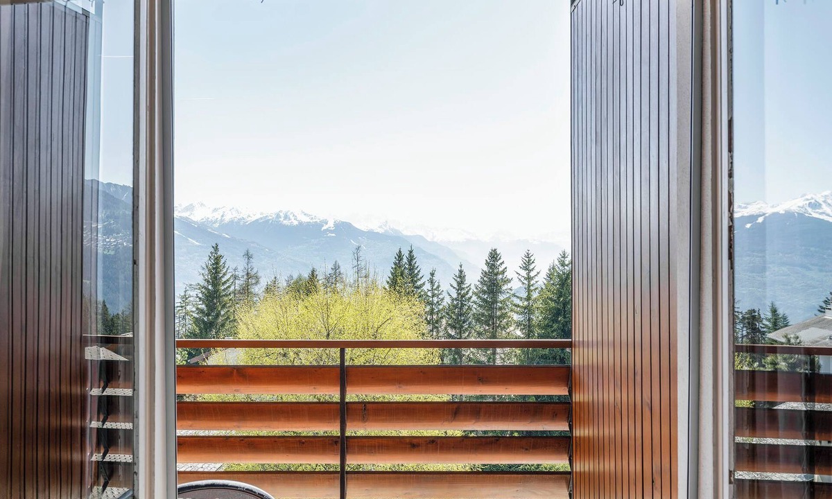 Icogne Hotel | Hôtel historique Chez Elsy - Crans-Sapins