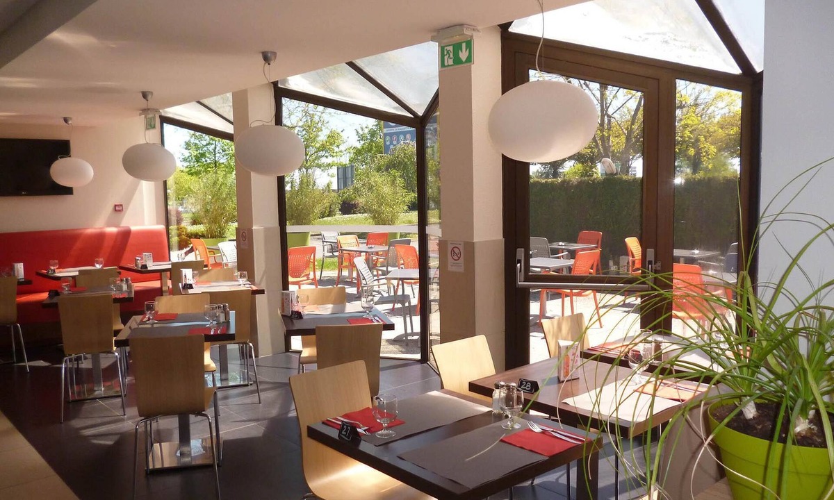 Saintes Hotel | Hôtel ibis Saintes