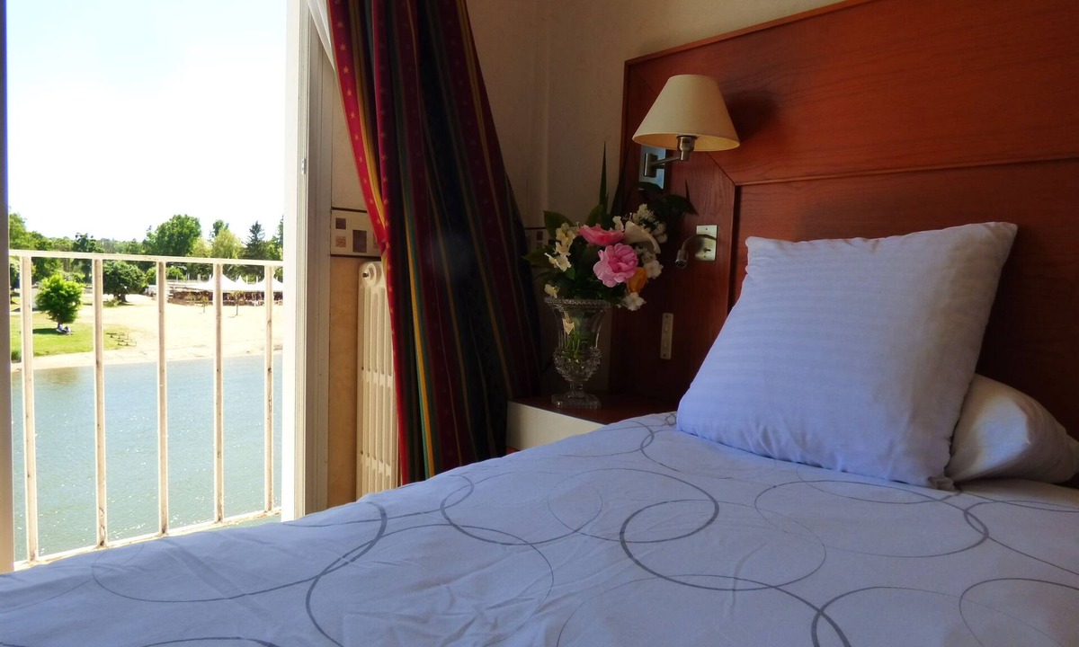 Montrichard Hotel | Hôtel Le Bellevue Montrichard