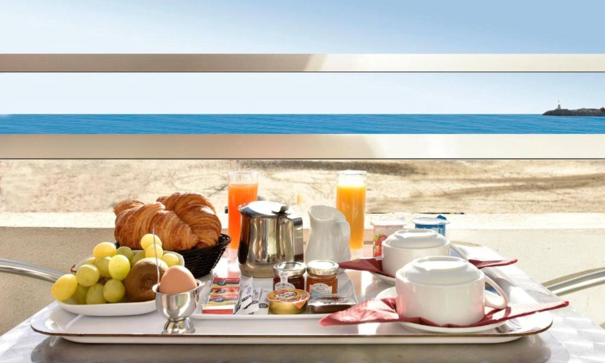 Palavas-les-Flots Hotel | Hôtel Le Brasilia