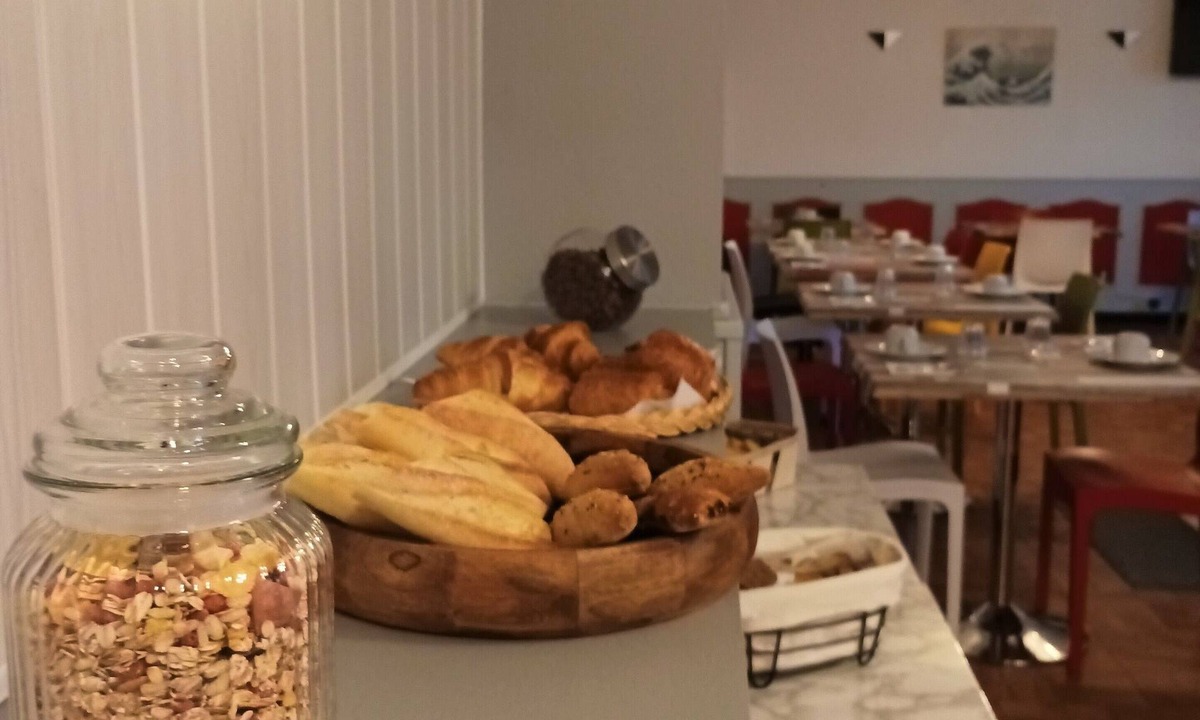 Saint-Maixent-l'Ecole Hotel | Hôtel Le Cheval Blanc