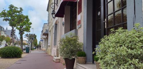 Deauville City Centre Hotel | Hôtel Le Chantilly Deauville