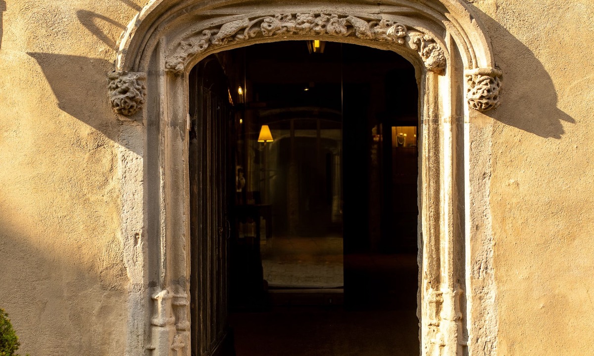 City of Carcassonne Hotel | Hôtel Le Donjon - Coeur de la Cité Médiévale