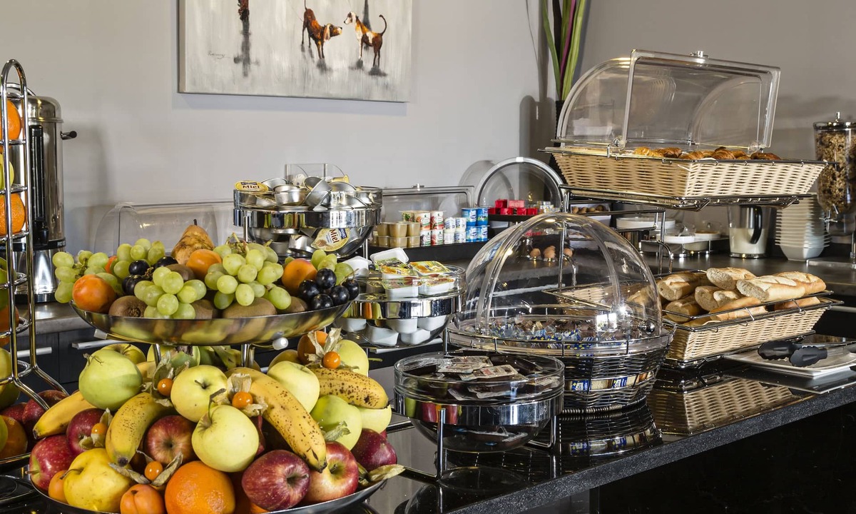 Saint-Laurent-des-Arbres Hotel | Hôtel Le Ya'Tis