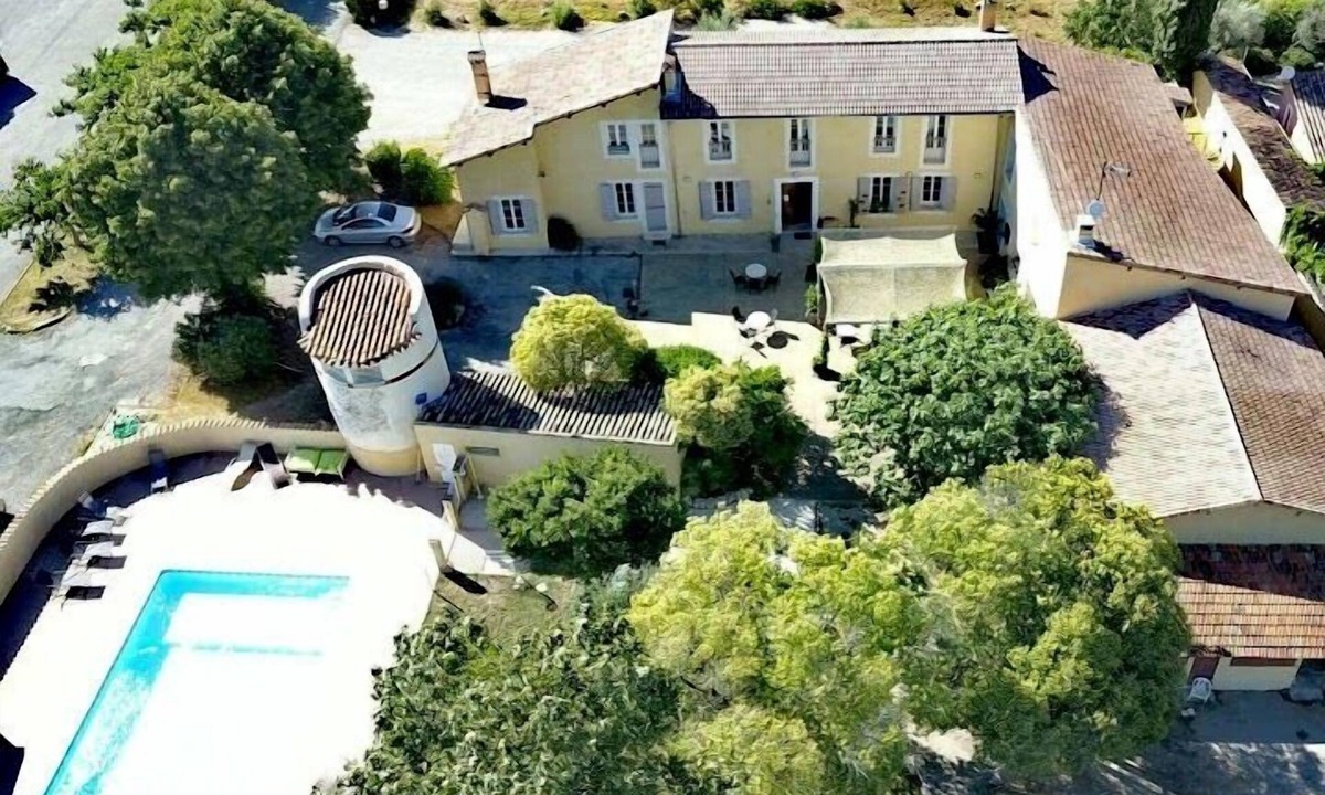 Manosque Hotel | Hôtel Le Mas Des Quintrands