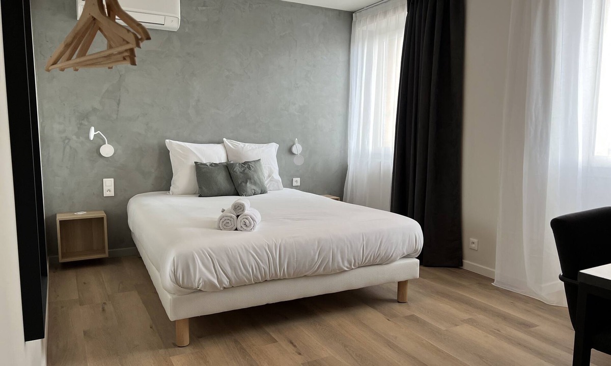 Aubenas Hotel | Hôtel Le Ponson