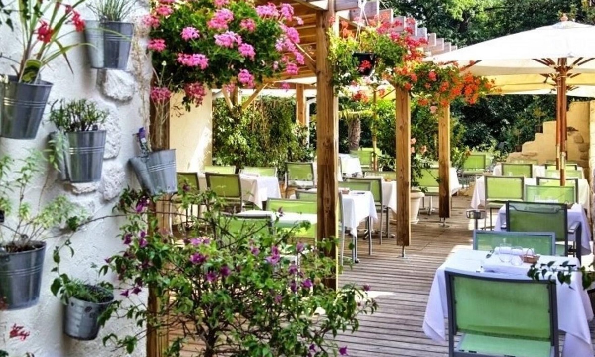 Le Pian-Medoc Hotel | Hôtel Le Pont Bernet