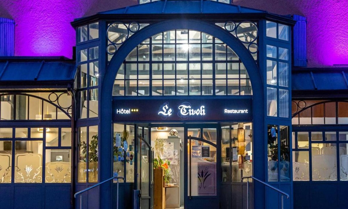Vic-en-Bigorre Hotel | Hôtel le Tivoli