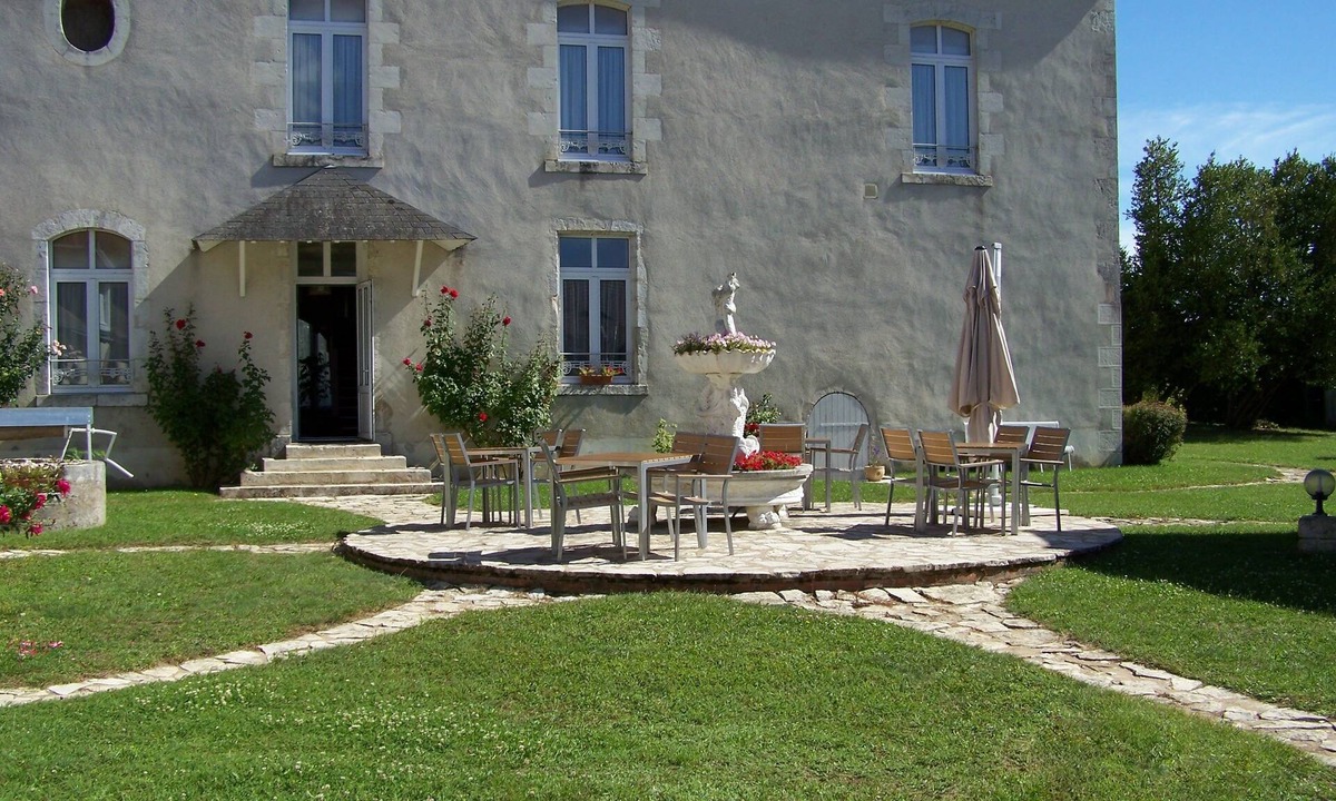 Saint-Laurent-Nouan Hotel | Hôtel Le Verger