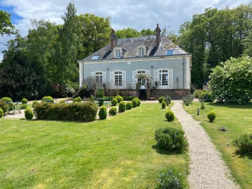 Saint-Fargeau Hotel | Hôtel les Grands Chênes