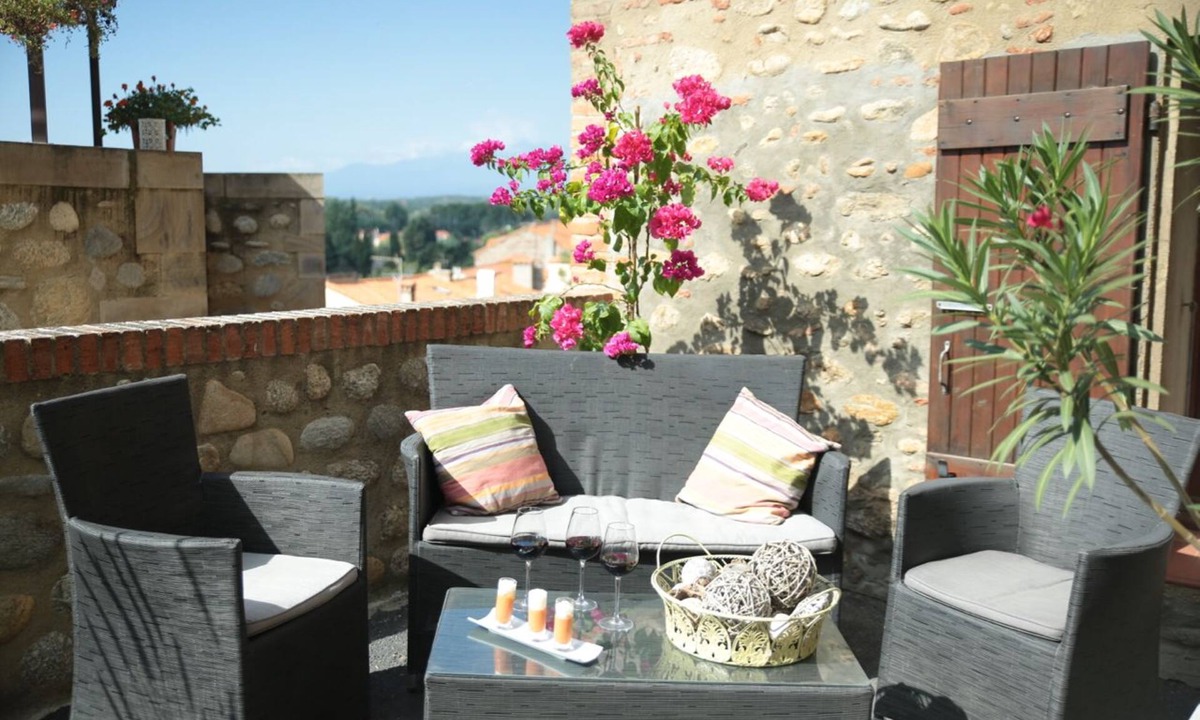 Elne Hotel | Hôtel Logis Carasol