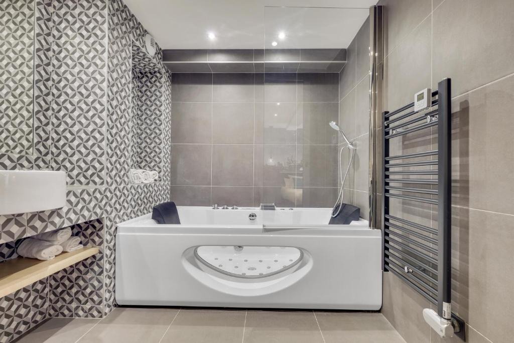 Quartier de la Porte-Saint-Denis Hotel | Hôtel Lucien & Marinette