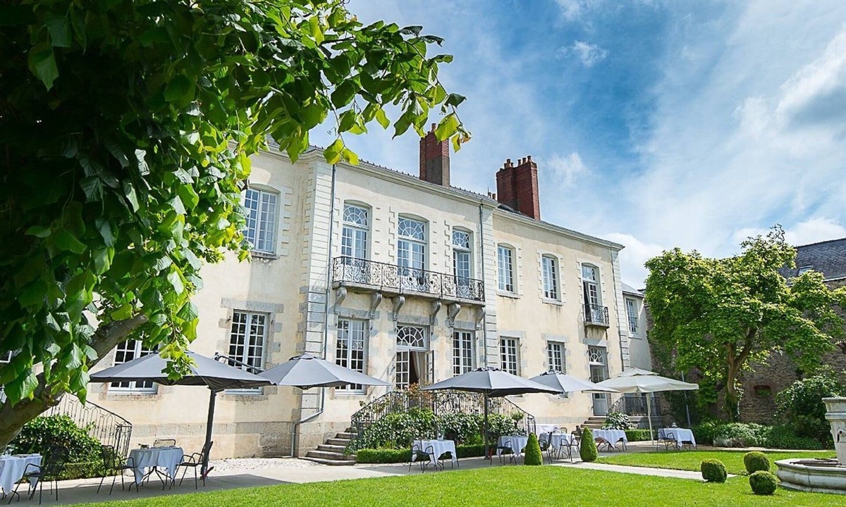 Laval Hotel | Hôtel Perier du Bignon