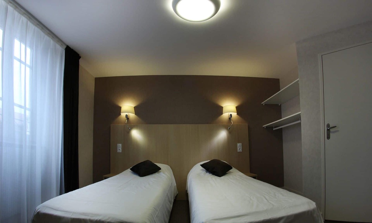Sauxillanges Hotel | Hôtel Restaurant de l'Abbaye