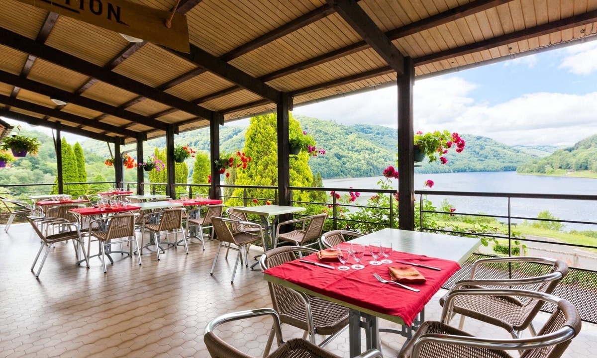 Les Ancizes-Comps Hotel | Hôtel Restaurant Belle Vue