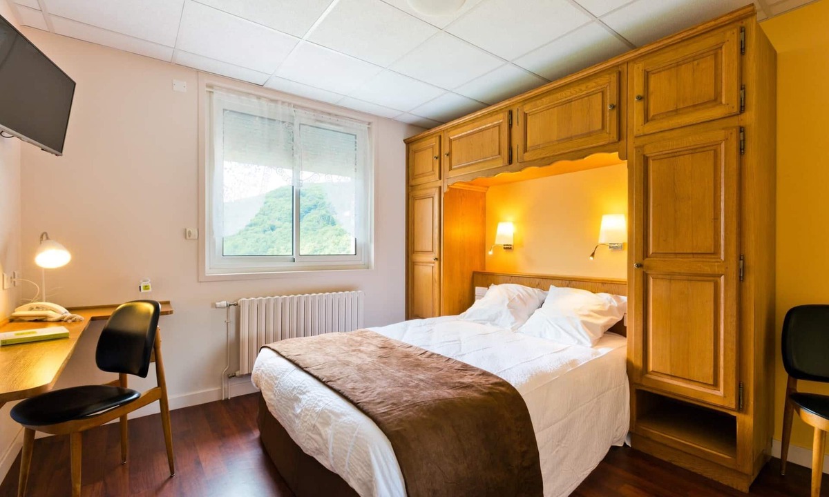 Les Ancizes-Comps Hotel | Hôtel Restaurant Belle Vue