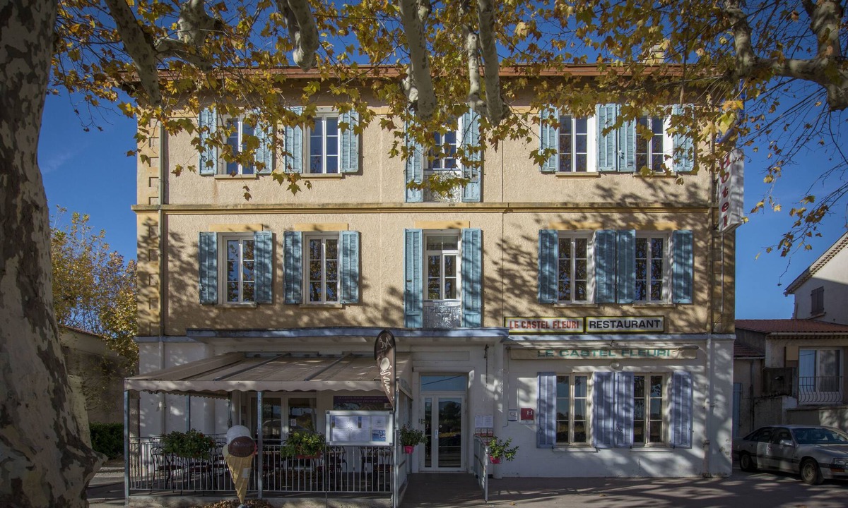 Carnoules Hotel | Hôtel Restaurant Le Castel Fleuri