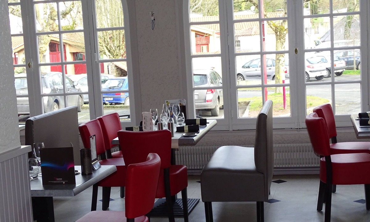 Cerizay Hotel | Hôtel Restaurant Le Cheval Blanc