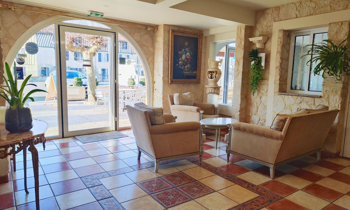 Nogaro Hotel | Hôtel Restaurant Le Commerce