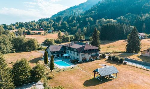 La Ferriere Hotel | Hôtel Restaurant Le Madame