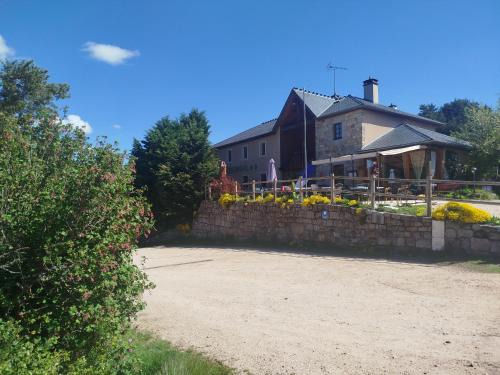 Javols Hotel | Hôtel Restaurant Le Regimbal
