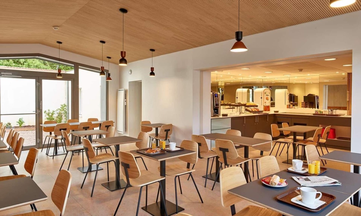 Poincare - Foch - Anatole France - Croix de Bourgogne Hotel | Hôtel REVOTEL