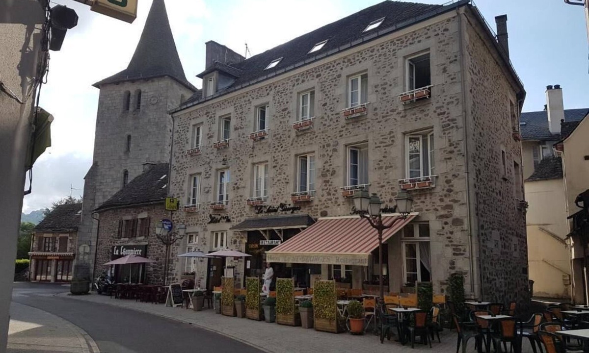 Riom-es-Montagnes Hotel | Hôtel Saint Georges