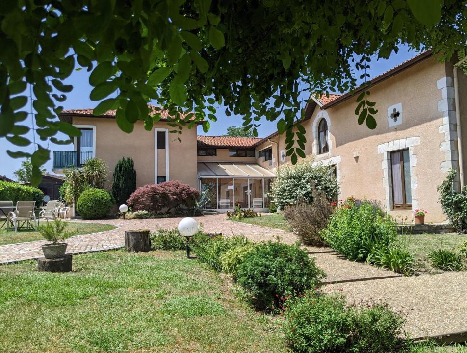 Saint-Paul-les-Dax Apartment | Hôtel Studios Les Acacias