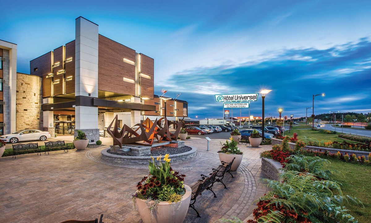 Riviere Du Loup Hotel | Hôtel Universel in Rivière-du-Loup