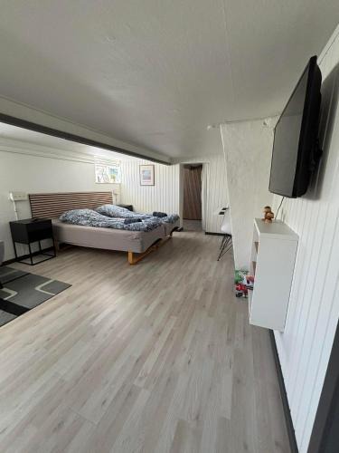 Naesby Apartment | H. C. Lumbyes Vej - kælderlejlighed