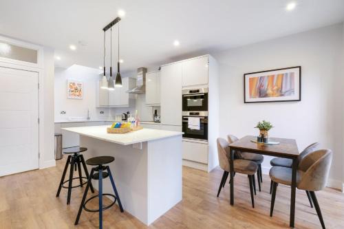 Coulsdon West House | H L Homes