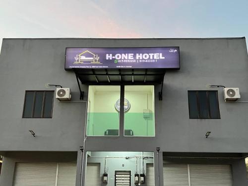 Pasir Puteh Hotel | H-One Hotel