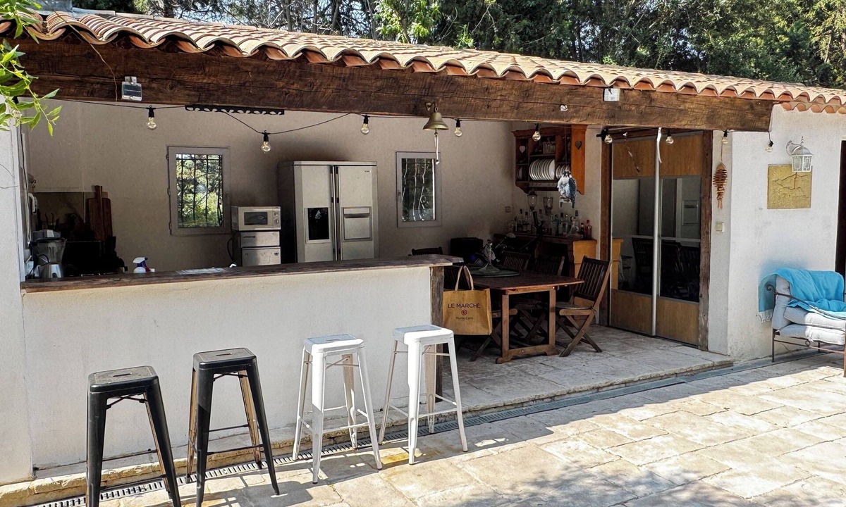 Le Castellet Villa | HACIENDA LAUTHI