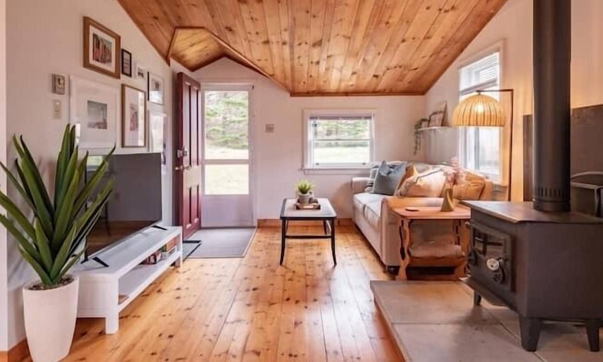 Prospect Bay House | Hackett's Cove Oceanfront Tiny Cottage for Two