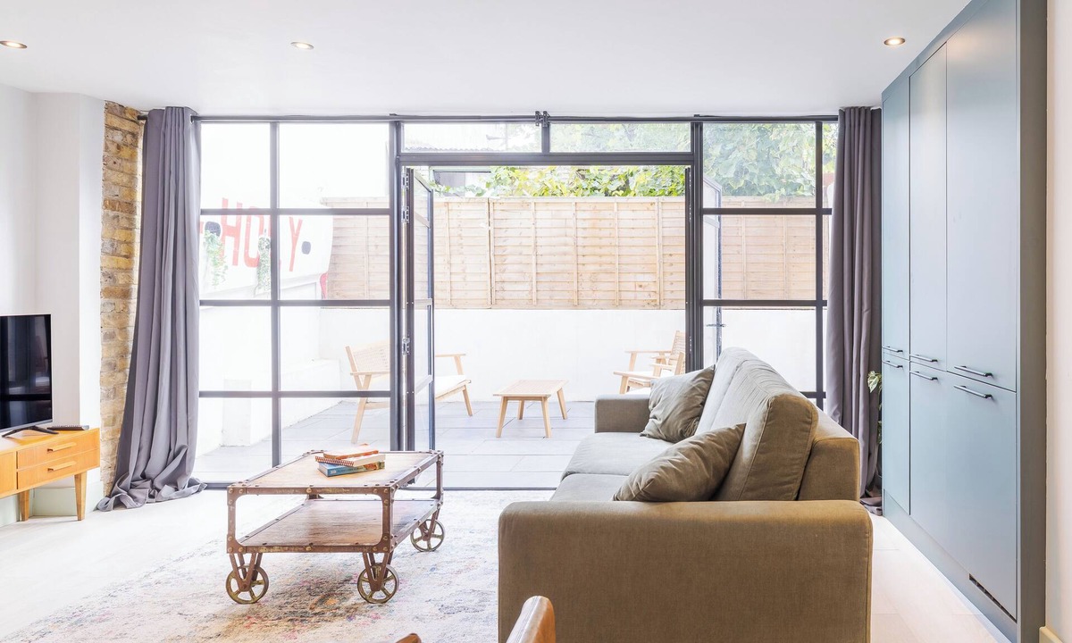 Clissold Apartment | Hackney 1 Bed Garden Flat Sleeps 4 Adults