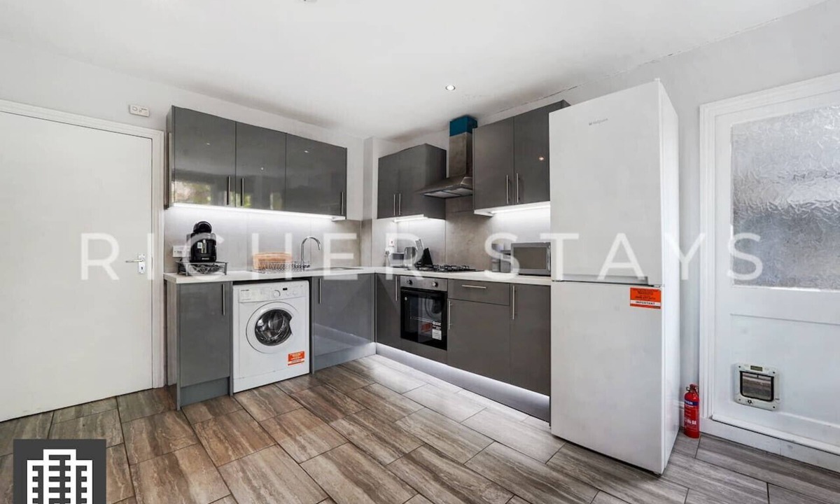 Leabridge House | Hackney Guest Rooms | Single (RM3)