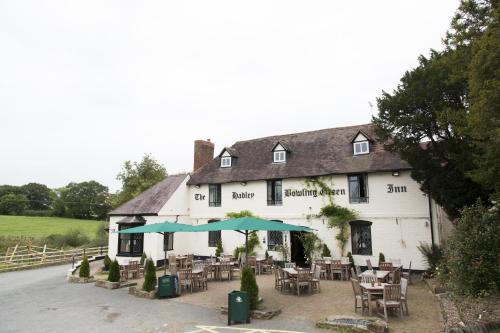 Grimley Hotel | Hadley Bowling Green Inn