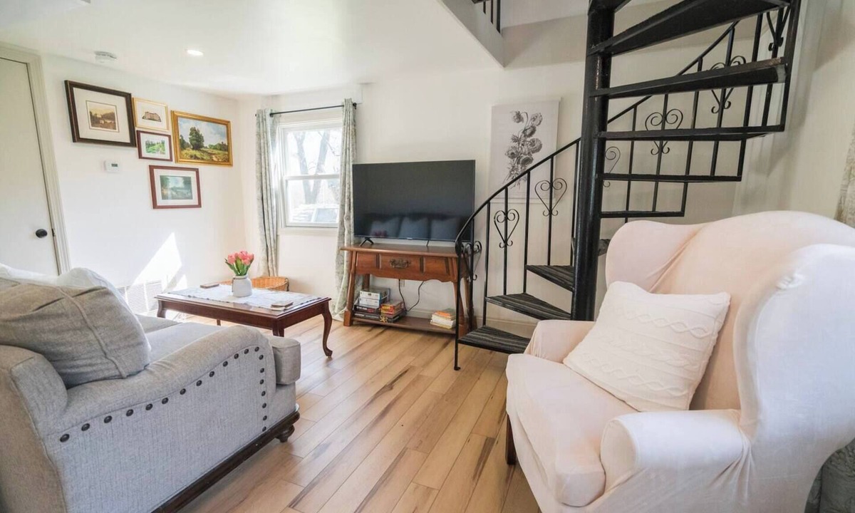 Hadley House | Hadley Hideaway Cottage