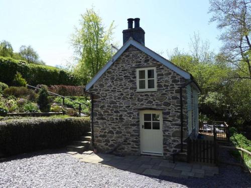 Graigfechan House | Hafannedd Cottage - riverside views