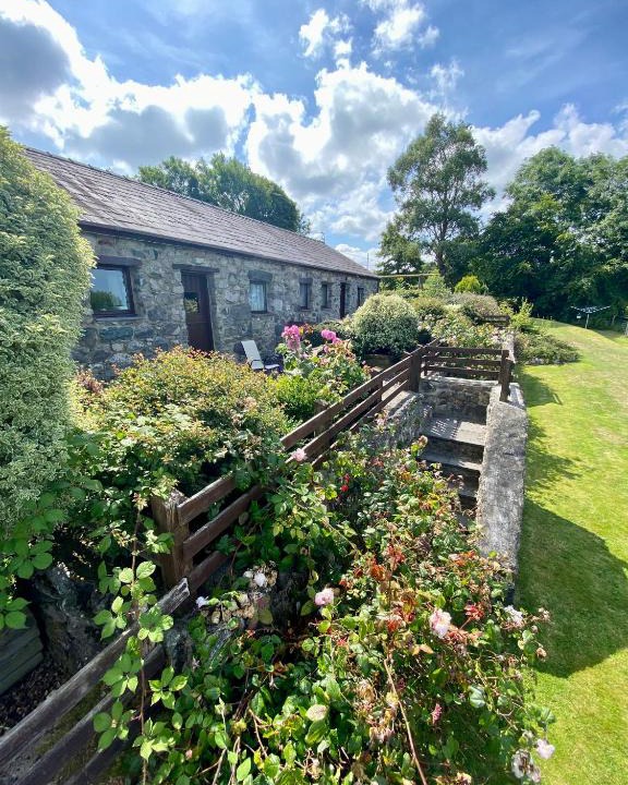 Dinas House | Hafoty Farm Cottages