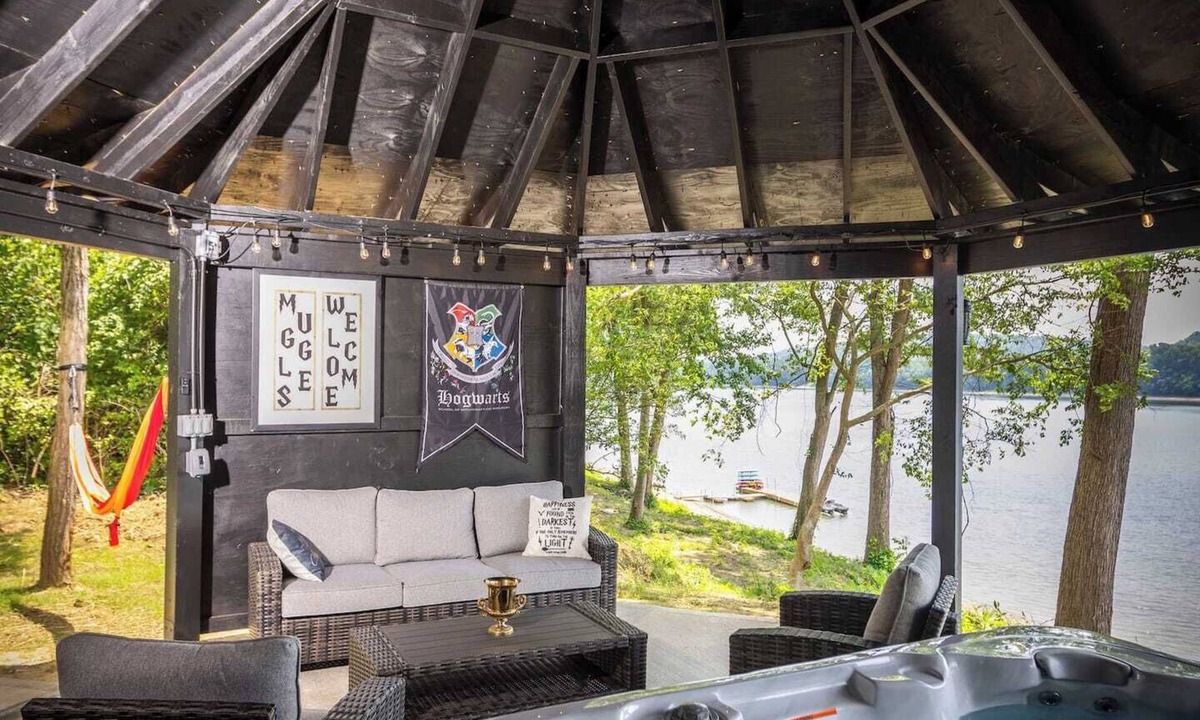 New Richmond Apartment | Hagrid's Hut + 2BR - Harry Potter Riverfront Experience