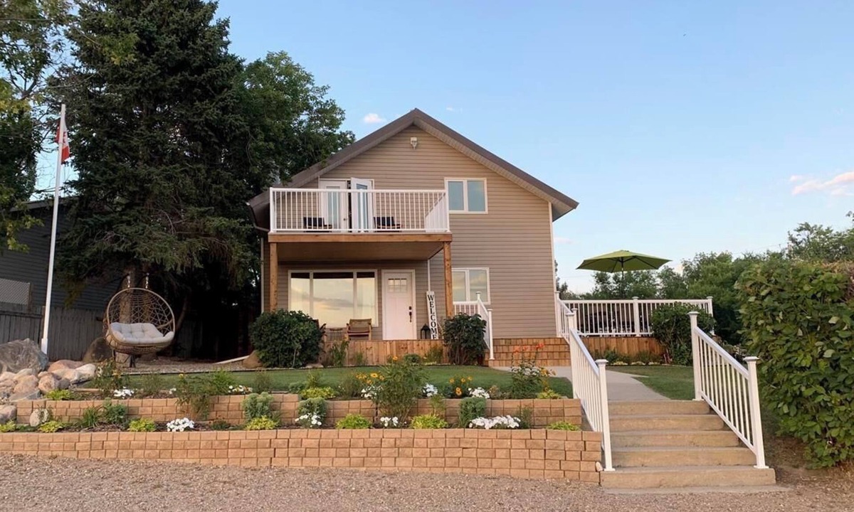 Silton House | Hakuna Matata Guest House at Saskatchewan Beach