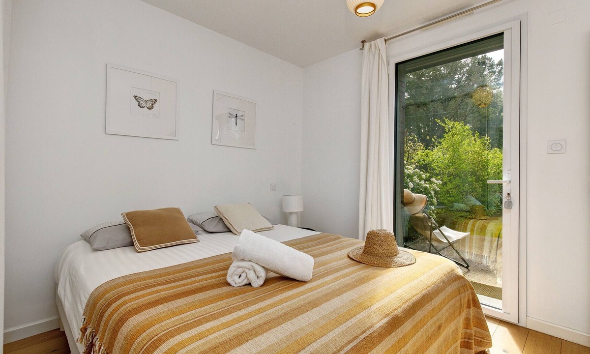 Saint-Molf Bed & Breakfast | Hakuna Matata – Guest Room with Private Terrace