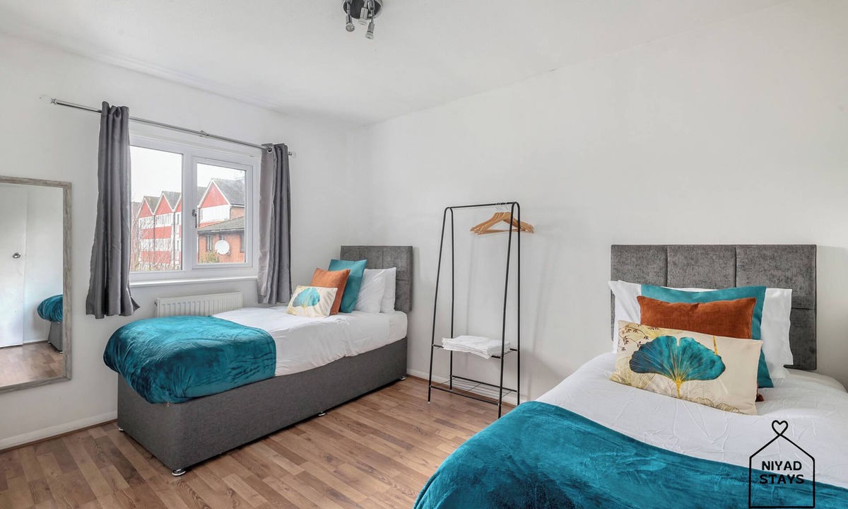 Tottenham Hale House | Hale Lodge, Beautiful Family Friendly home in London