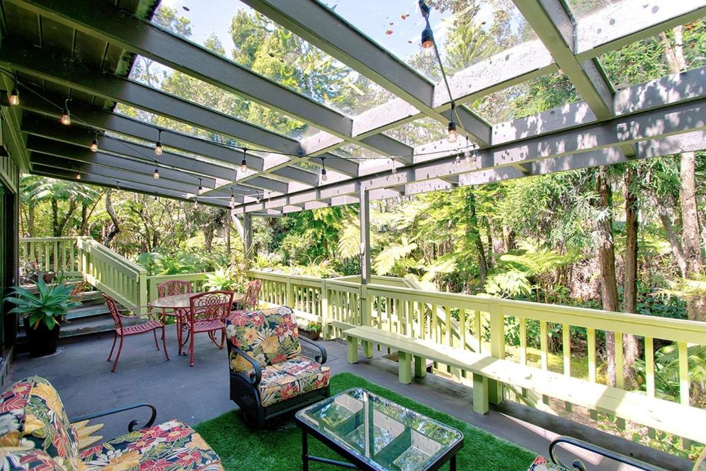 Royal Hawaiian Estates House | Halehikiola home