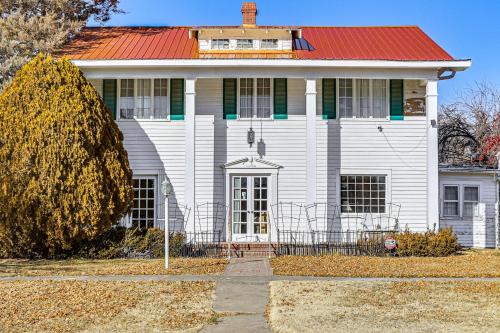Atwood House | Half-Mi to Atwood Lake: Spacious Home!