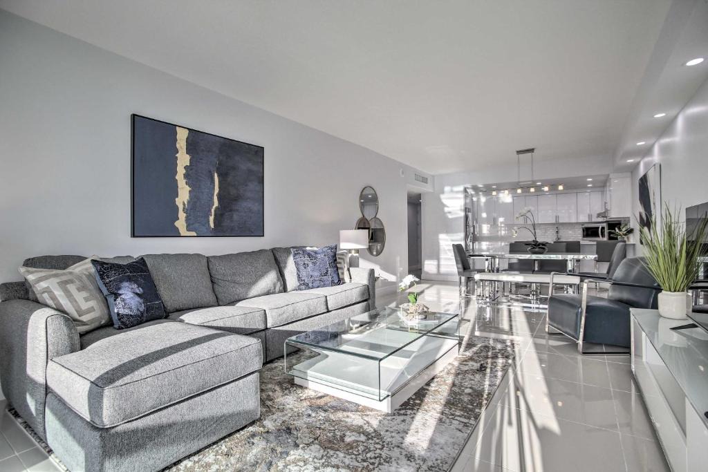 Sunny Isles Beach House | < Half-Mi to Beach: Sunny Isles Resort Condo