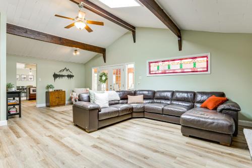 Lakeville House | half Mi to Boat Ramp Lake Wallenpaupack Retreat!