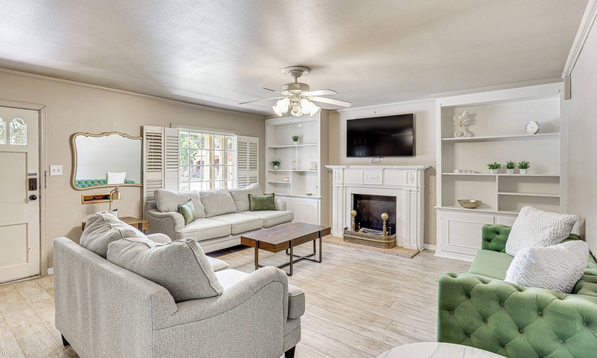 South Overton Cottage | Half-mi to Campus! Lubbock Home w/Fenced Yard