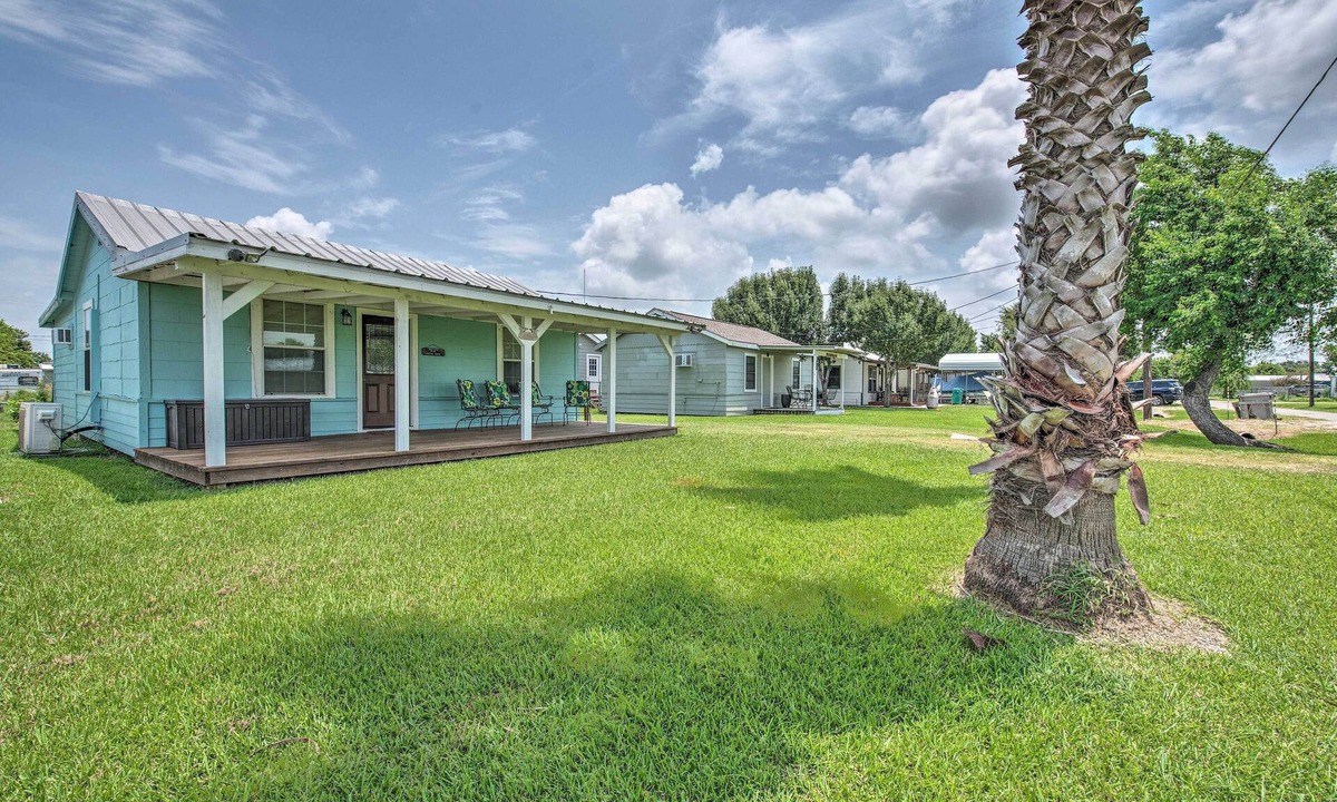 Long Mott House | Half-Mi to Seadrift Harbor: Seadrift Home w/Deck